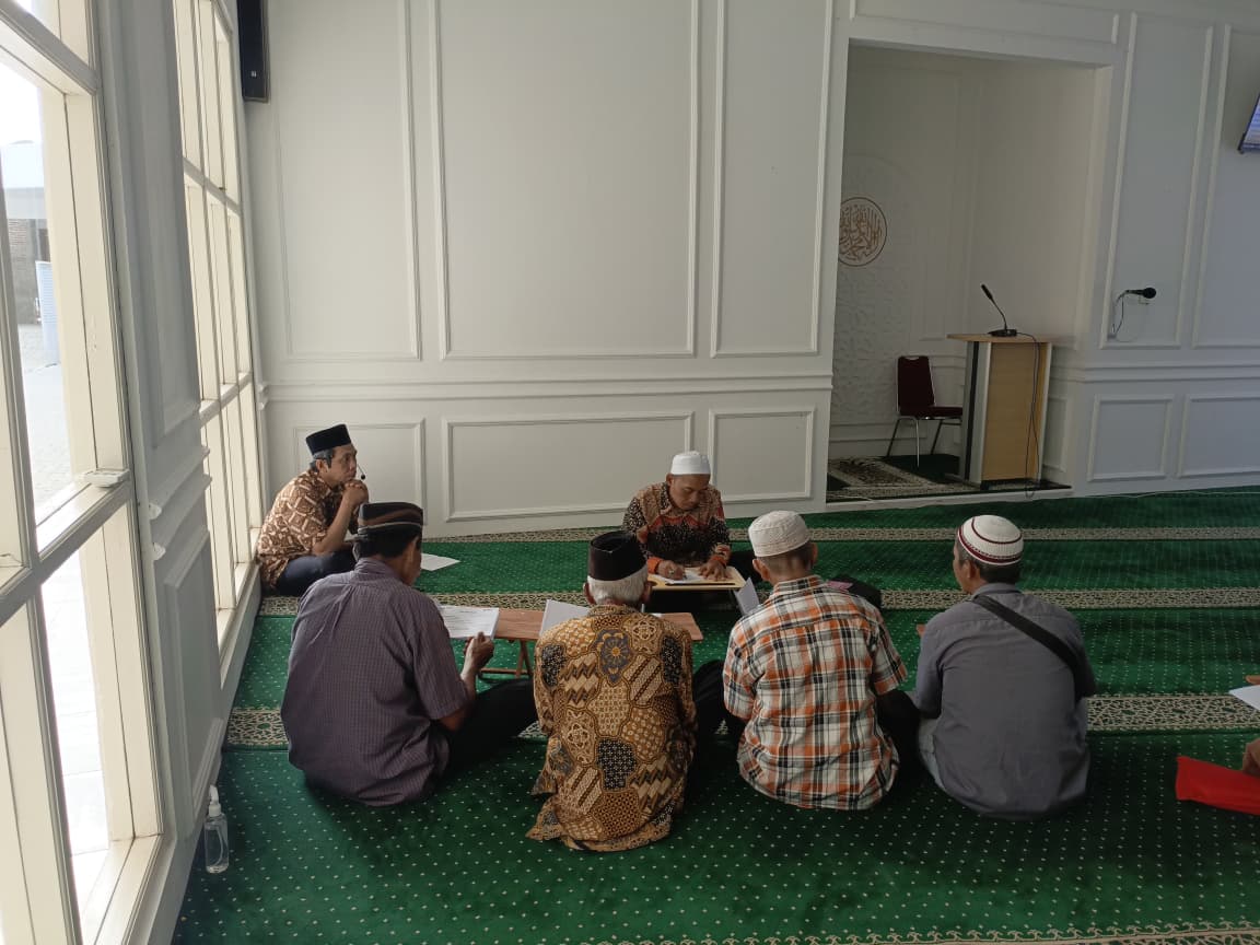 Kegiatan bersama santri — foto 1